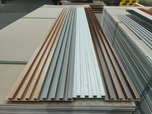 Panel de pared de WPC para decoración de interiores Paquete Tamaño 290.00cm * 17.00cm * 22.00cm Fácil de instalar y mantener