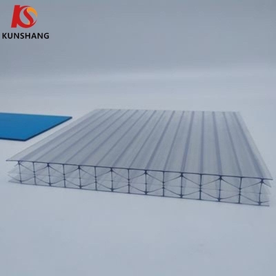 Capa UV UV 50-70um 2100mm X Estructura de panal de miel PC Polycarbonate Hole Sheet para la protección de la aplicación de techos