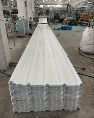 4 capas ASA Revestimiento PVC Trapezoidal Hojas de techo Blanco ASA Superficie UPVC Hoja de techo con 1,5-3,0 mm de espesor
