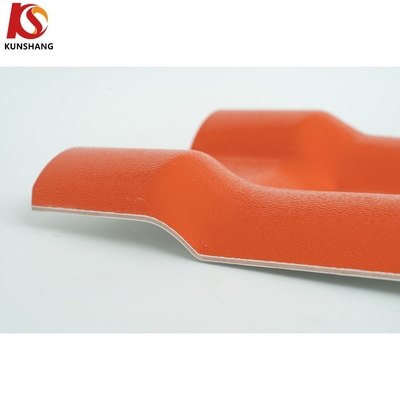 Tejas de techo de UPVC de estilo costero de alta resistencia ASA recubiertas con 10 años de color Durable 2.000kg de peso bruto del paquete