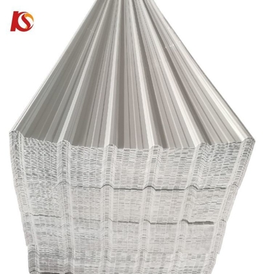 Material de construcción de color estable, tejas de cubierta corrugada UPVC y paquete duradero Tamaño 35.00cm * 30.00cm * 15.00cm