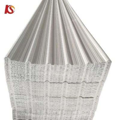 Material de construcción Tejas de techo UPVC de 1,5 a 3,0 mm de espesor con aislamiento térmico y anticorrosión