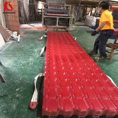 Fácil de instalar ASA techo PVC tejas de resina sintética con 2.000 kg de paquete peso bruto y longitud personalizada