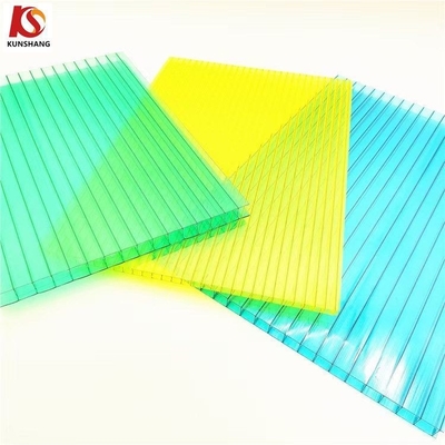 Capa UV UV 50-70um Hojas de sol PC Hojas en relieve de policarbonato Hoja hueca de invernadero Hojas de policarbonato de plástico